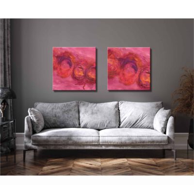 Farbenfrohes Wanddesign von Anna von der Heiden bei AN-NA Design. Hochwertiger Druck auf Leinwand. Farben: Rot, Rosa, Pink, Violett, Orange, Bordeauxrot. Hier ein Anwendungsbeispiel für eine Bildergalerie in einem Wohnzimmer.